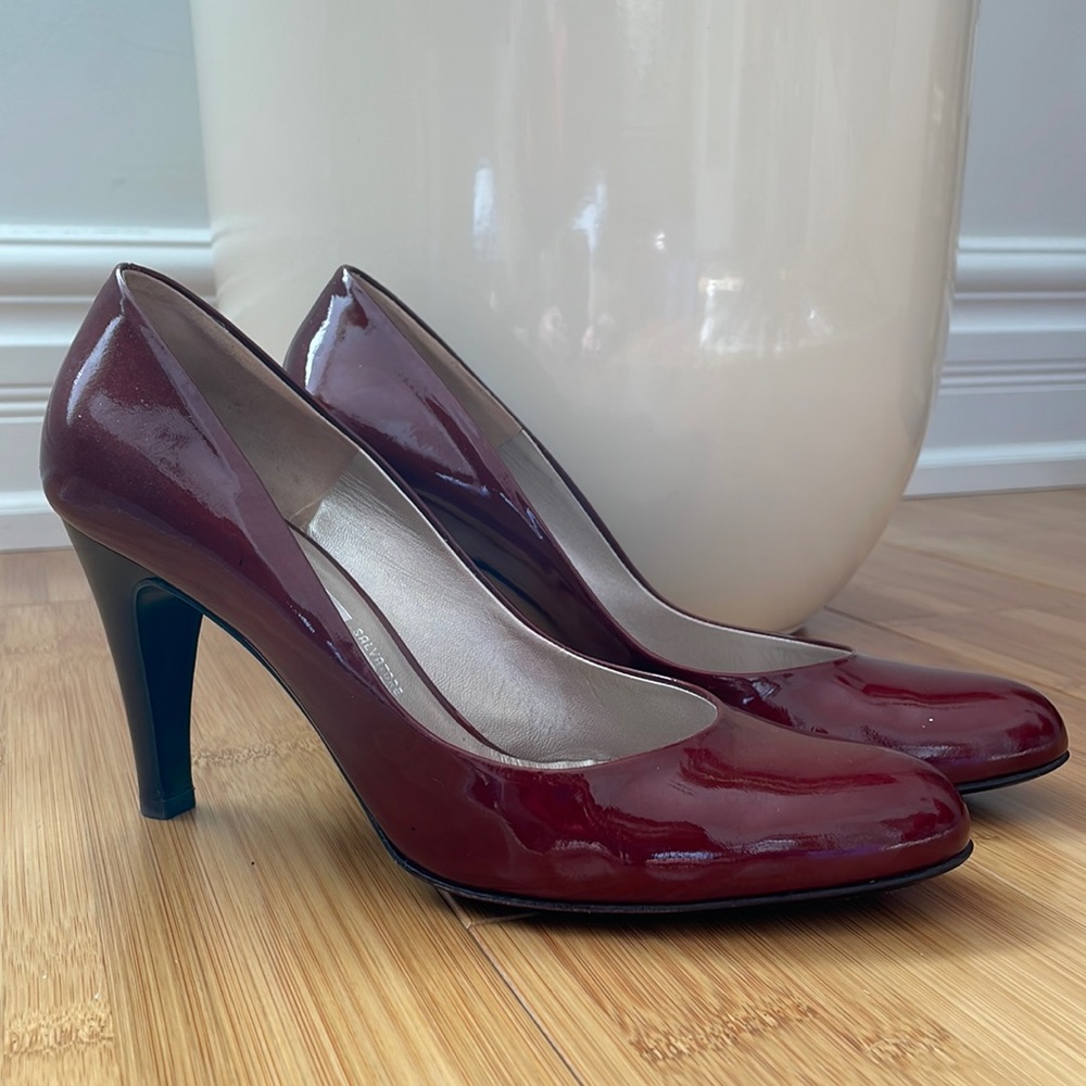 Salvatore Ferragamo Nene pumps. Red patent. Size 8 1/2.